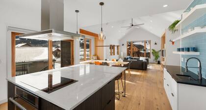 Incredible 4-bedroom house in Crested Butte perfect for mountain getaways