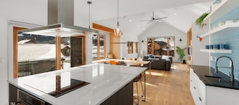 Incredible 4-bedroom house in Crested Butte perfect for mountain getaways