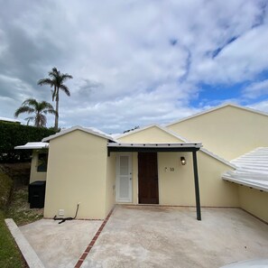 Exterior - Trowbridge Escape - 2BR/2BA Cottage Close To Beaches/Golf Course/Railway Trails (Warwick Parish)