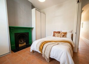 2 habitaciones, escritorio, wifi y ropa de cama 