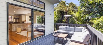 Easy Island Living at Onetangi