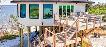 NEW! Beachfront! 3BR Suites Sustainable Home + Private Dock