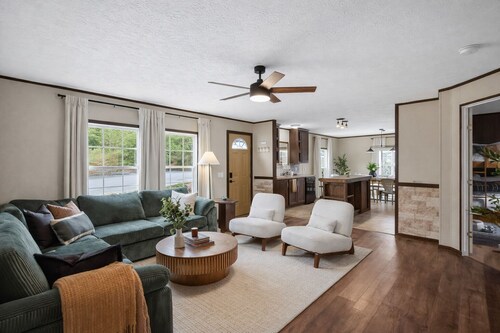 4 mins Mammoth Cave, Sauna & Hot tub, Sleeps 11