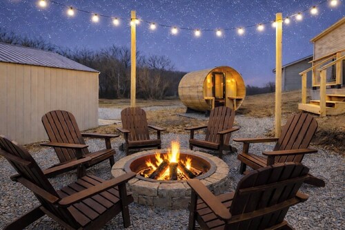 4 mins Mammoth Cave, Sauna & Hot tub, Sleeps 11