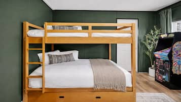 3 bedrooms, desk, iron/ironing board, WiFi