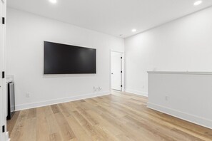 Interior - NEW! Columbus Cabana | Modern & Spacious Home In Heart of Tampa w/ 95` Smart TV (Tampa)