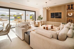 TV, ping pong, stereo - CRISTELLE by Buenavilla| A 5-bedroom luxury retreat in Puerto Calero (Puerto Calero)