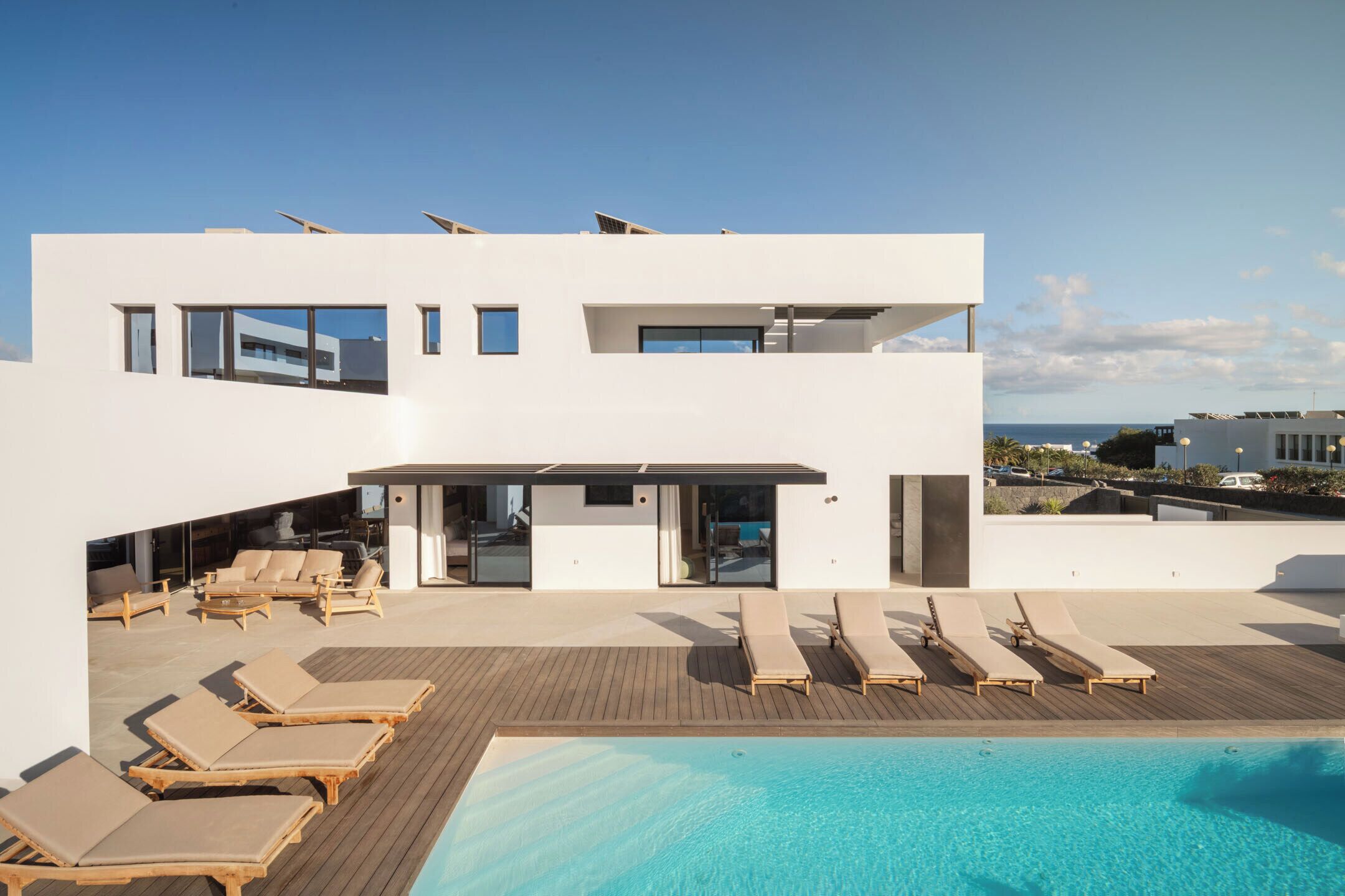 Lämmitetty uima-allas