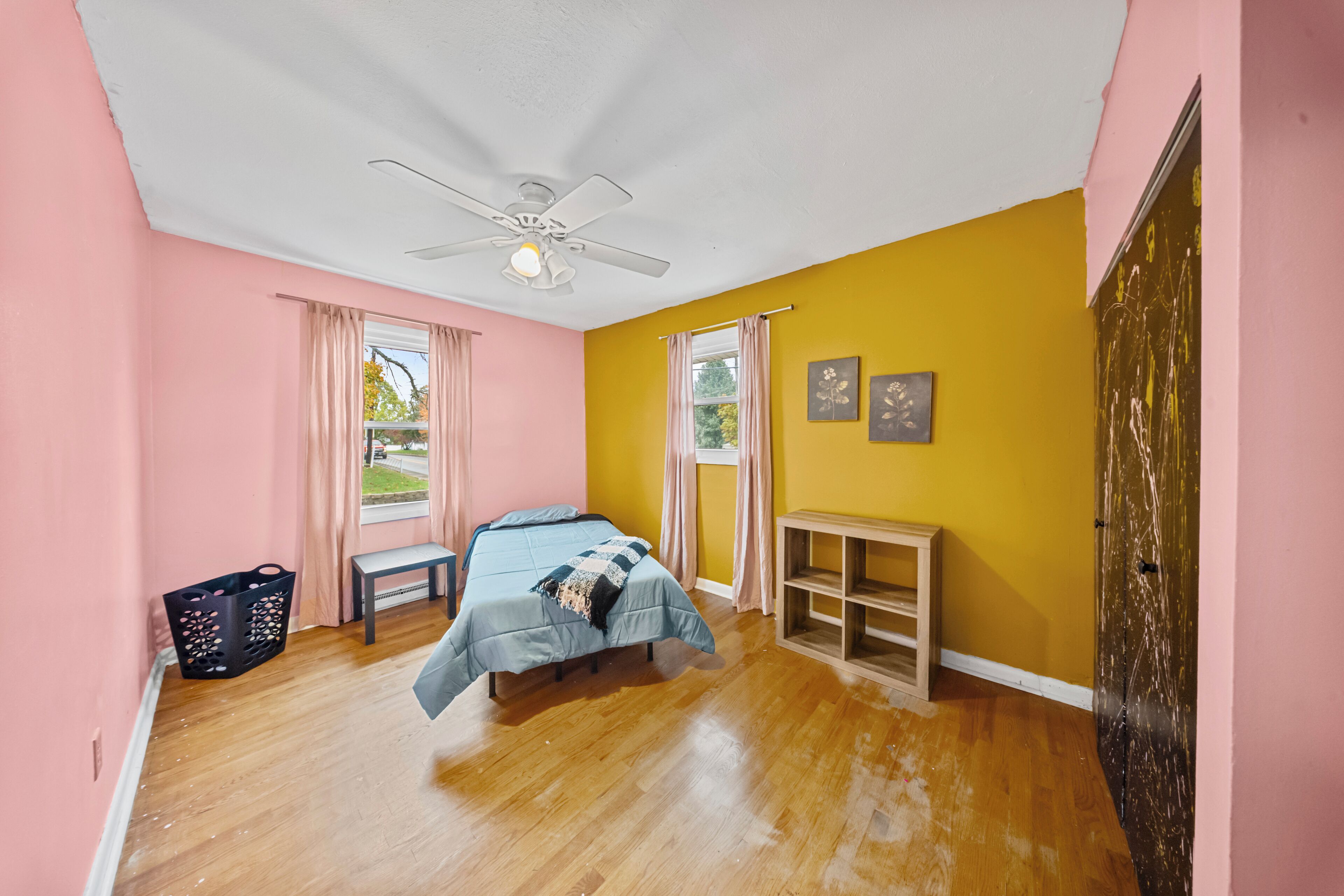 Internet, bed sheets