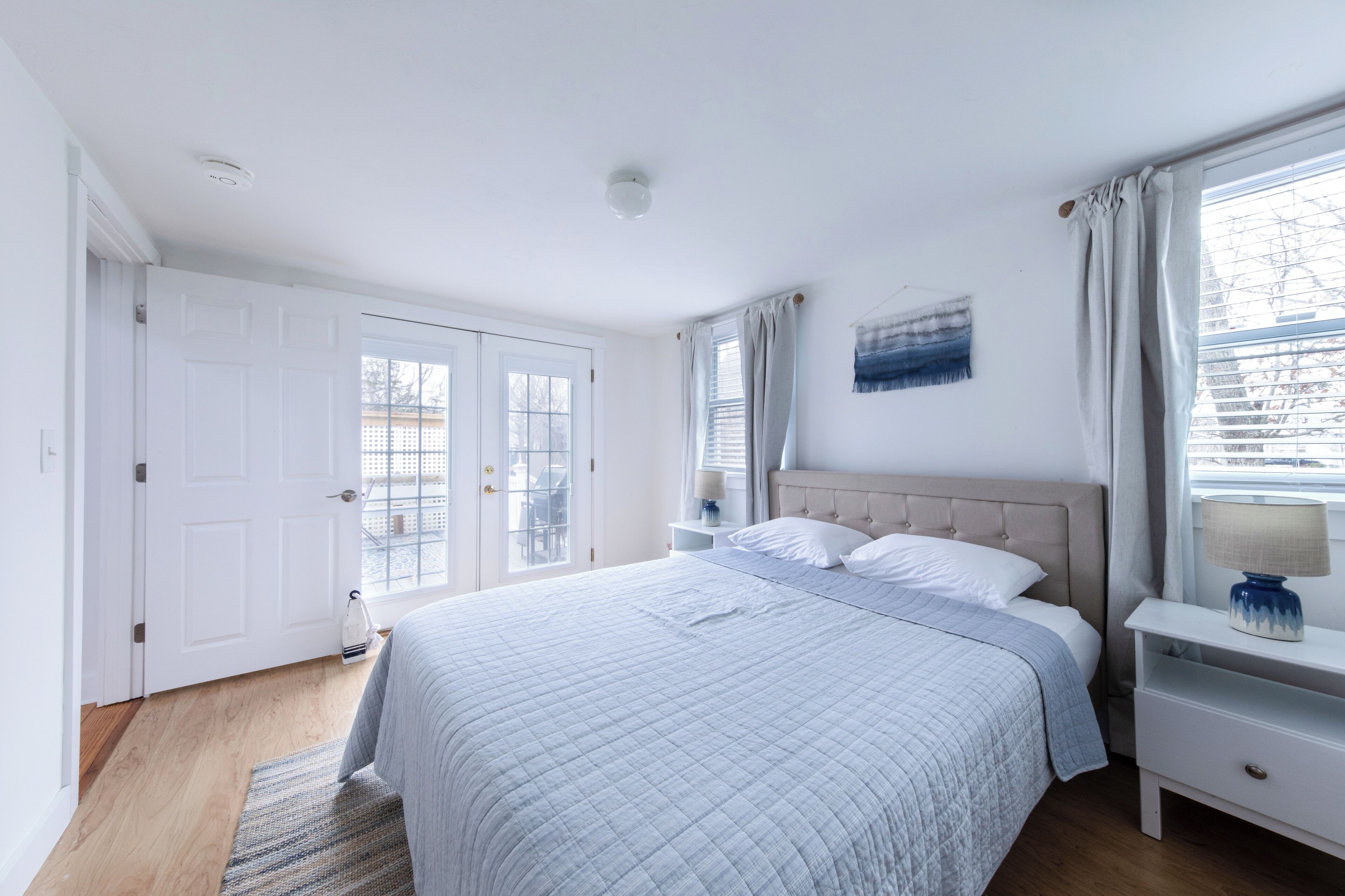 Skrivebord, gratis Wi-Fi, sengetøj