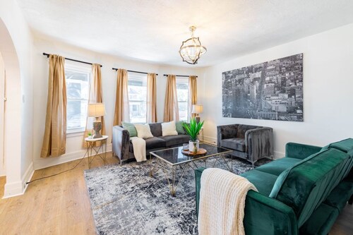 Modern Cozy Detroit Home - Close to Downtown