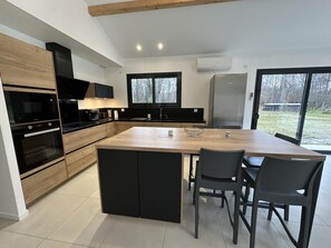 Microwave, dishwasher - Le Gîte du Pas du Moulin (LEON)