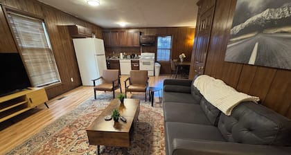 Prime 1BR: Minutes to Toledo, Sylvania & MI