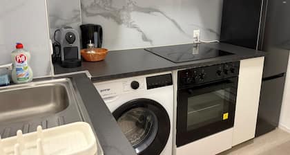 Lavins 2 U Apartments Küche Bad Balkon TV Wlan