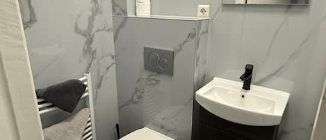 Handtücher, Toilettenpapier