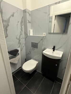 Handtücher, Toilettenpapier