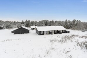 Exterior - Relaxing holiday close to sea and nature (Pandrup)