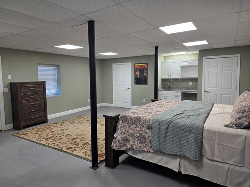 Cozy 1-bedroom house in serene Sugar Hill with AC