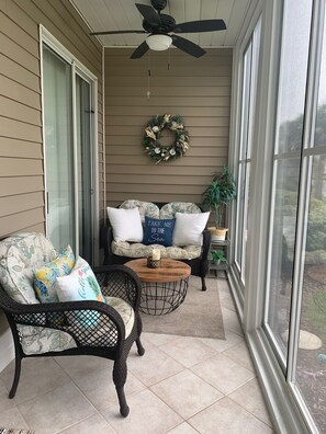 Terrace/patio - Beautiful Ground Floor 2-bedroom condo with pond view in gorgeous Sunset Beach (Sunset Beach)