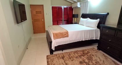 Cozy & Secure 2BR Old Harbour Retreat: All the Comforts of Your Own Home