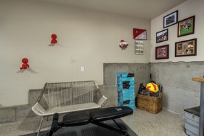 Interior - Charming home blocks from river, downtown and Mt Bachelor (Bend)