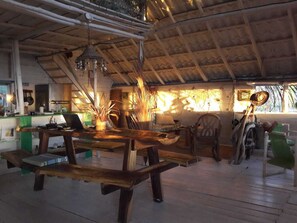 Dining - Casa de los Artistas (Lagarto)