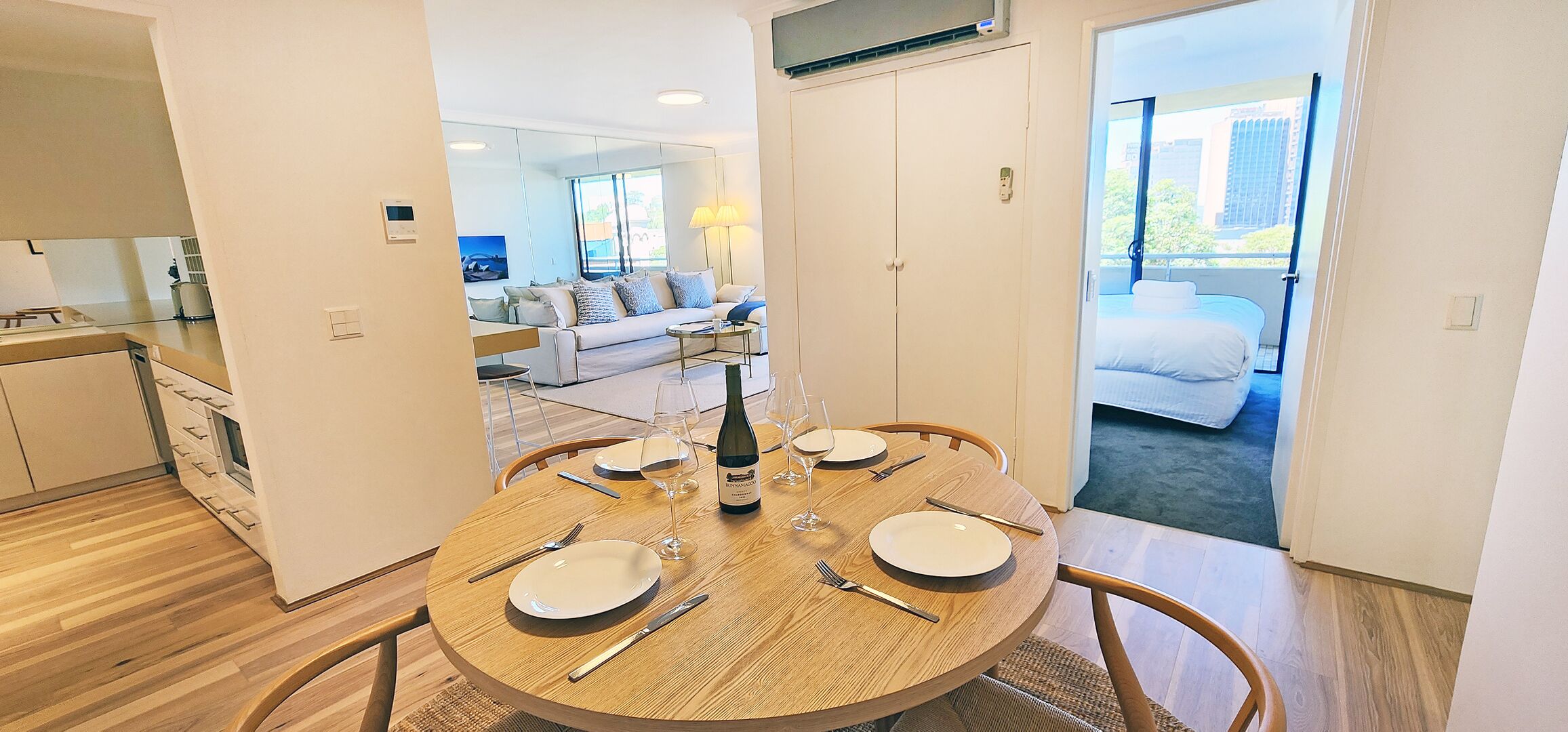 2 slaapkamers, een strijkplank/strijkijzer, gratis wifi, beddengoed