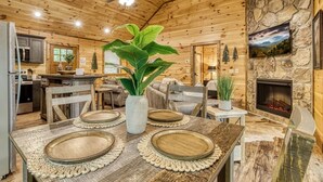 Dining - Mountain Views, Hot Tub, Game Room & Deck (Sevierville)