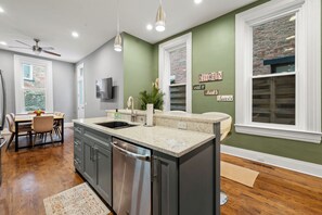 Fridge, microwave, oven, stovetop - Over-the-Rhine, 4 Bedroom, Game Room, Grill & Patio (Cincinnati)