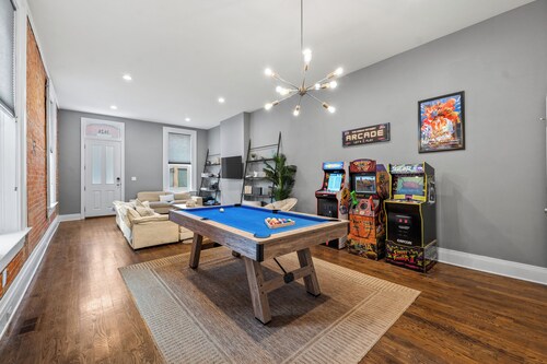 Over-the-Rhine, 4 Bedroom, Game Room, Grill & Patio
