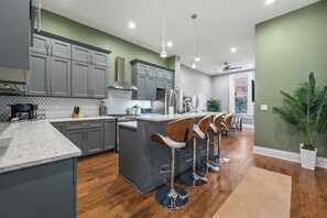 Fridge, microwave, oven, stovetop - Over-the-Rhine, 4 Bedroom, Game Room, Grill & Patio (Cincinnati)