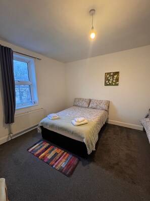 Shared Dormitory, 1 Bedroom - Room-nextdoor Stays Morden (Morden)
