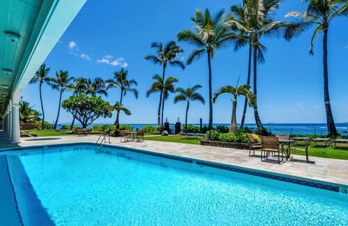 Lahaina Shores Beachfront Condo with Panoramic Endless Ocean Views
