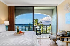 1 bedroom, iron/ironing board, free WiFi, bed sheets - Lahaina Shores Beachfront Condo with Panoramic Endless Ocean Views (Lahaina)