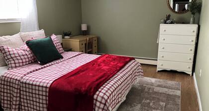 Quaint 2-bedroom apartment in pleasant Massena neighborhood