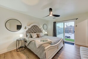 WiFi, bed sheets - New! Modern Home on Mill Ave. Pool. Pet Friendly. (Tempe)