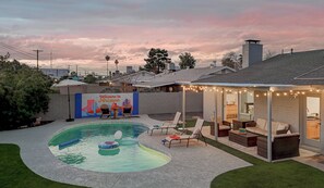 Pool - New! Modern Home on Mill Ave. Pool. Pet Friendly. (Tempe)