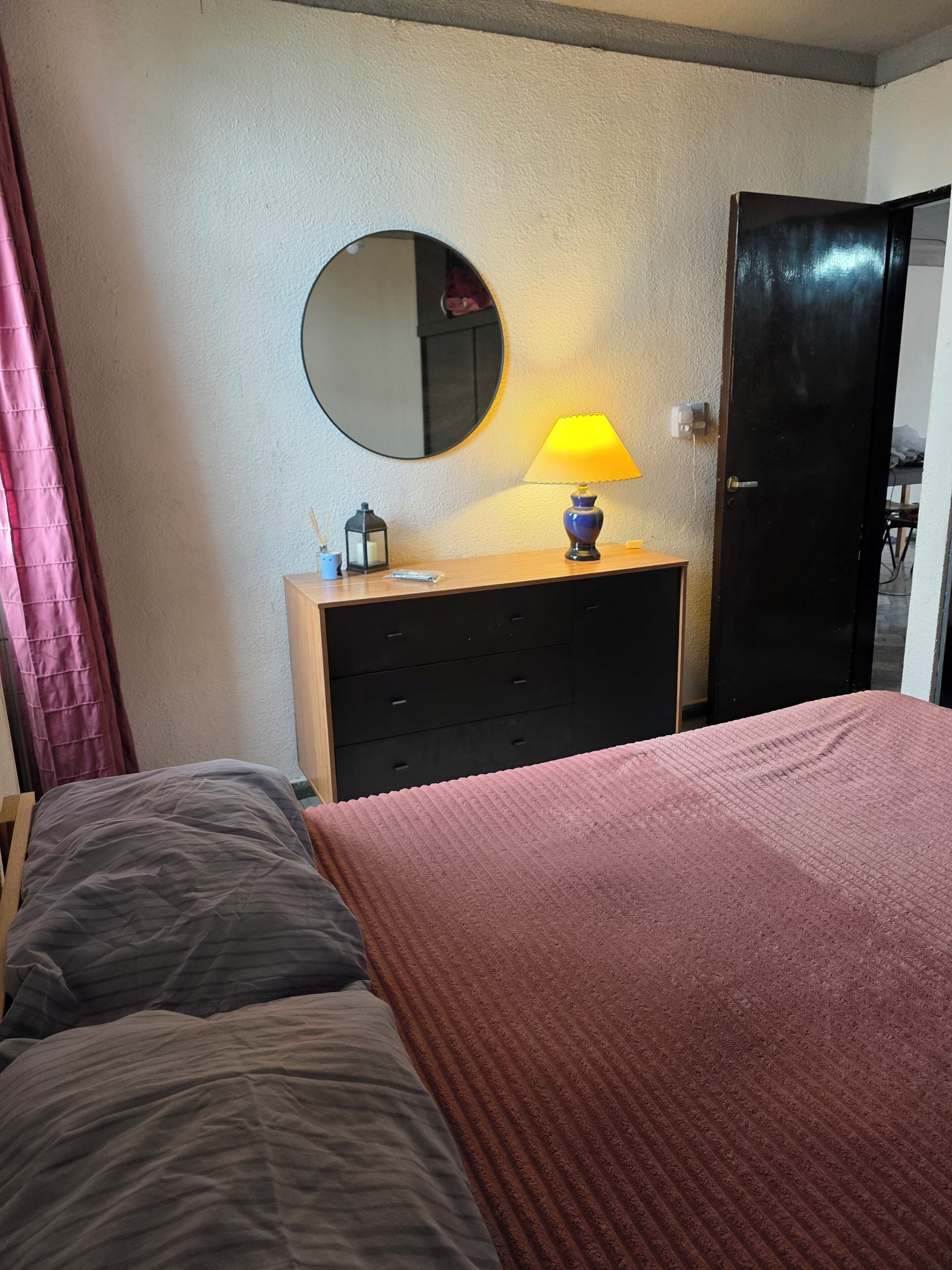 2 多间卧室、床单