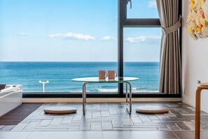 Basic Room, 1 Bedroom (403) - Yangyang Surf Shack (Yangyang)