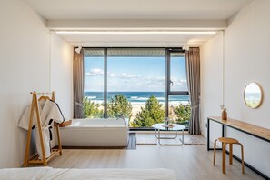 Basic Room, 1 Bedroom (303) | 1 bedroom, free WiFi - Yangyang Surf Shack (Yangyang)