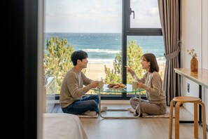 Basic Room, 1 Bedroom (303) | 1 bedroom, free WiFi - Yangyang Surf Shack (Yangyang)