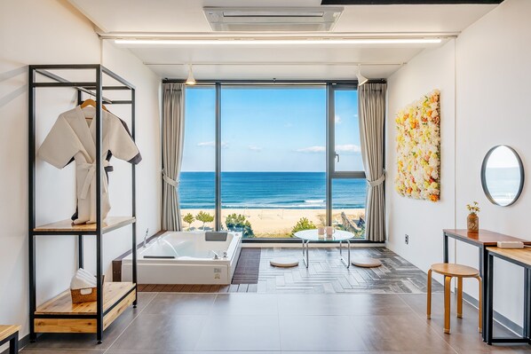 Basic Room, 1 Bedroom (403) | 1 bedroom, free WiFi - Yangyang Surf Shack (Yangyang)