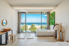 Basic Room, 1 Bedroom (304) | 1 bedroom, free WiFi - Yangyang Surf Shack (Yangyang)