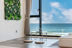 Basic Room, 1 Bedroom (404) | 1 bedroom, free WiFi - Yangyang Surf Shack (Yangyang)