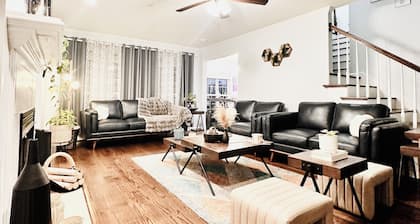 2026 Masters Rental House with Private Saltwater Pool & Jacuzzi bathtub