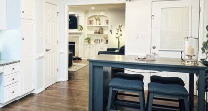 2026 Masters Rental House with Private Saltwater Pool & Jacuzzi bathtub