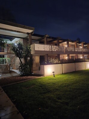 Exterior - Arcadia-lite area, within minutes to Fashion Square and the Biltmore Area. (Phoenix)