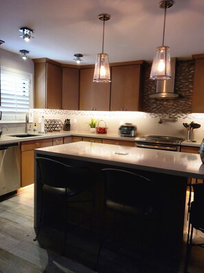 Fridge, microwave, oven, stovetop - Arcadia-lite area, within minutes to Fashion Square and the Biltmore Area. (Phoenix)