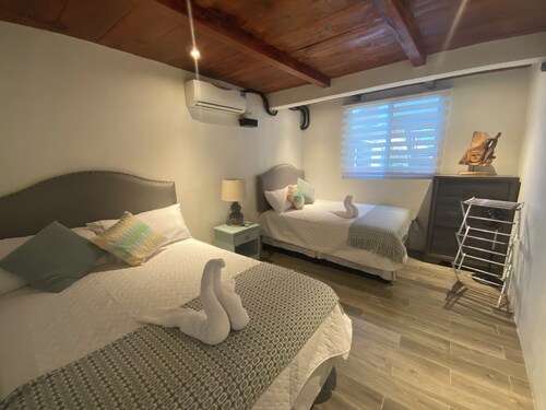 Villa palmeras, villa a few steps away from the beach