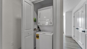 Interior - Luxury Cozy Home·3BR/2BA· Dixieland Lakeland (Lakeland)